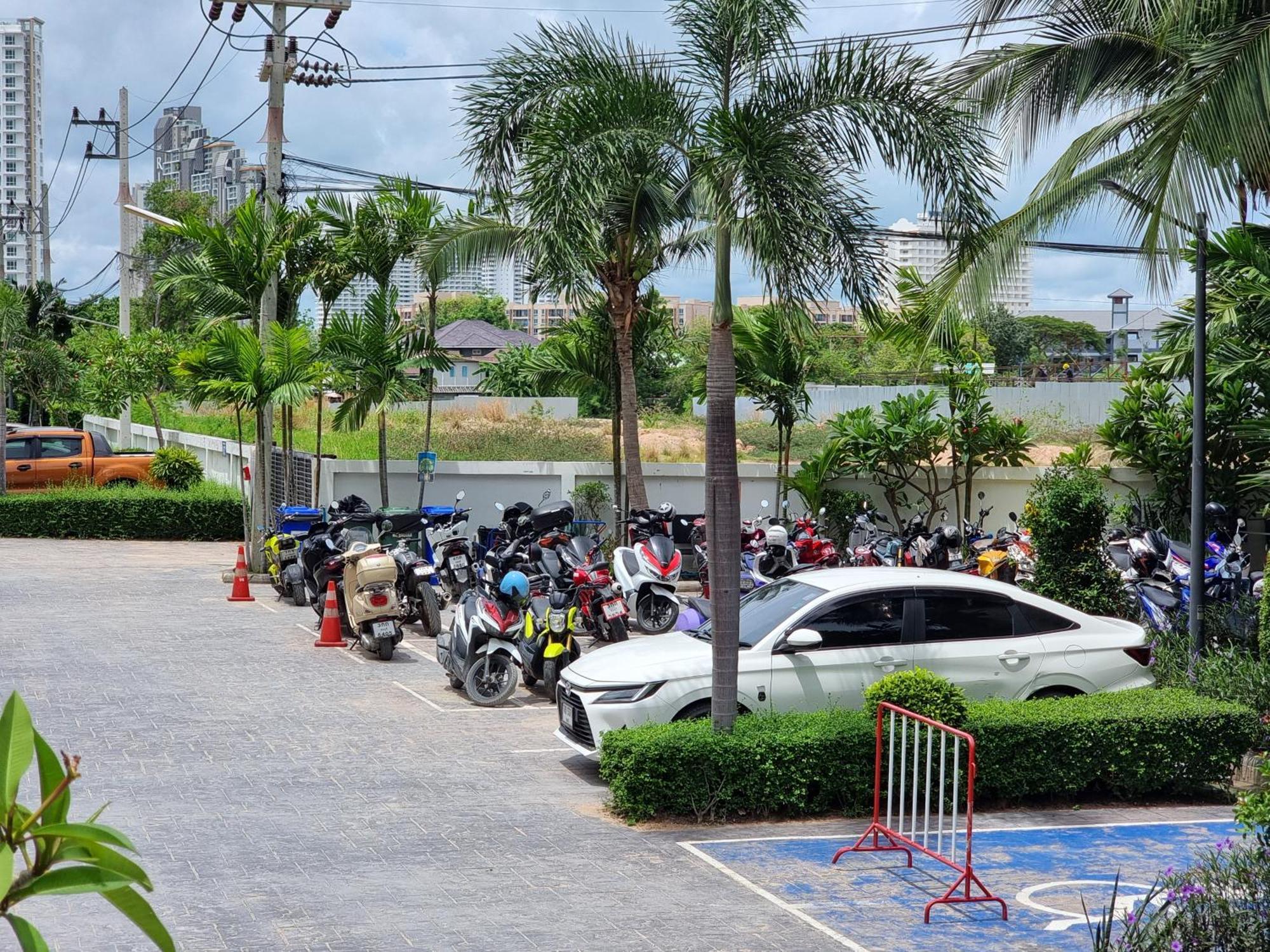 Laguna Beach Condo Resort 3 Maldives Pattaya Pool View ลากูน่า บีช คอนโด รีสอร์ต 3 พัทยา 乔木提恩海滩 外观 照片